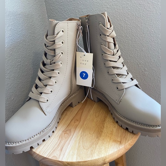 A New Day Brand Saylor Boots. NWT - Picture 2 of 4